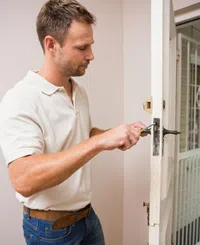 Locksmith Service Vienna VA Vienna, VA 703-646-9199 Locksmith Service Vienna VA Vienna, VA 703-646-9199 - comm-01